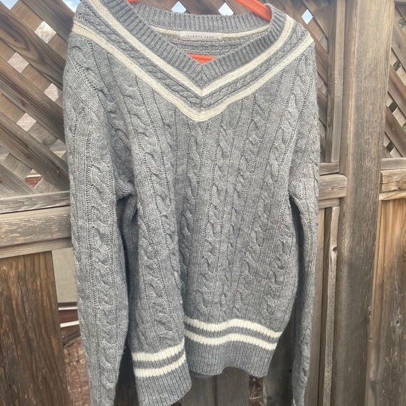 Grey and White Sweater - Picture 4 of 5